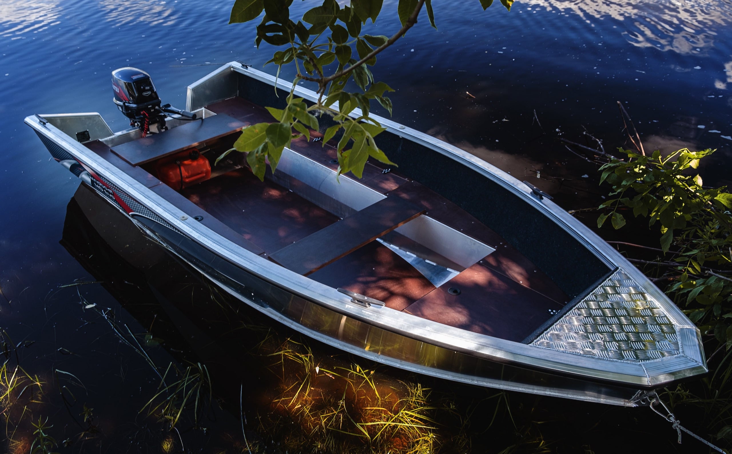 Windboat 4.0 Evo у берега