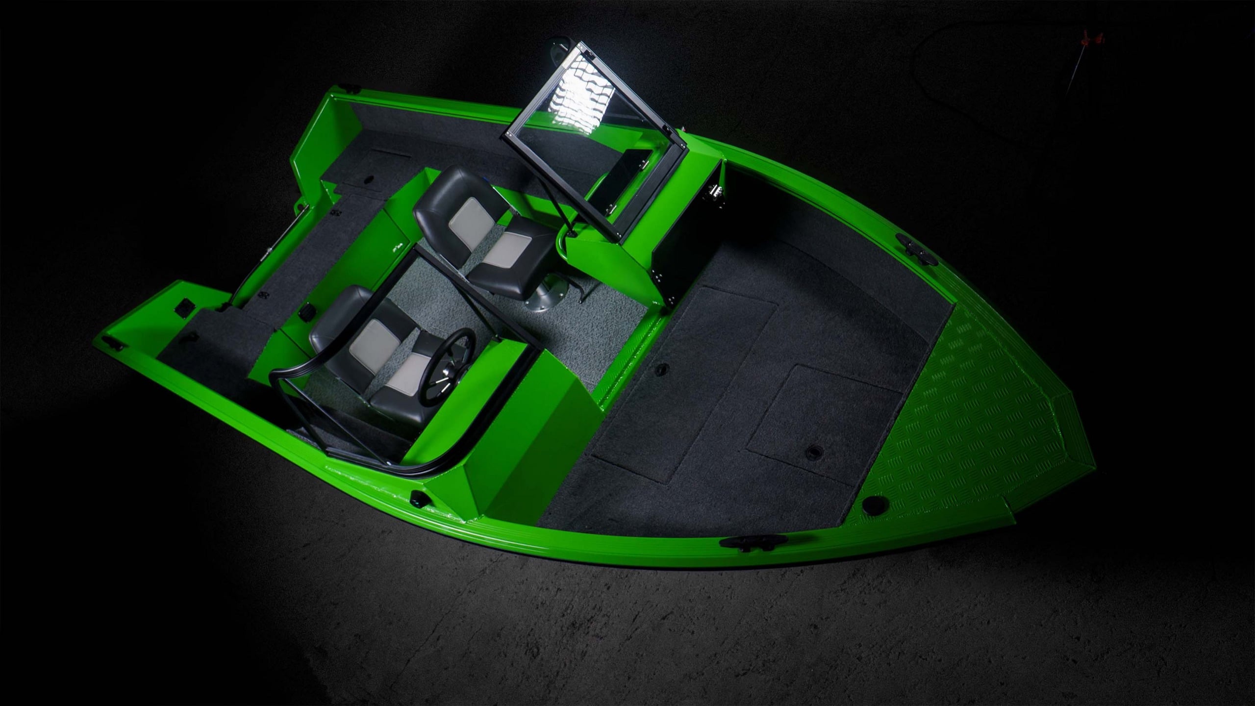 Windboat 4.2 DC Evo — кокпит с подсветкой