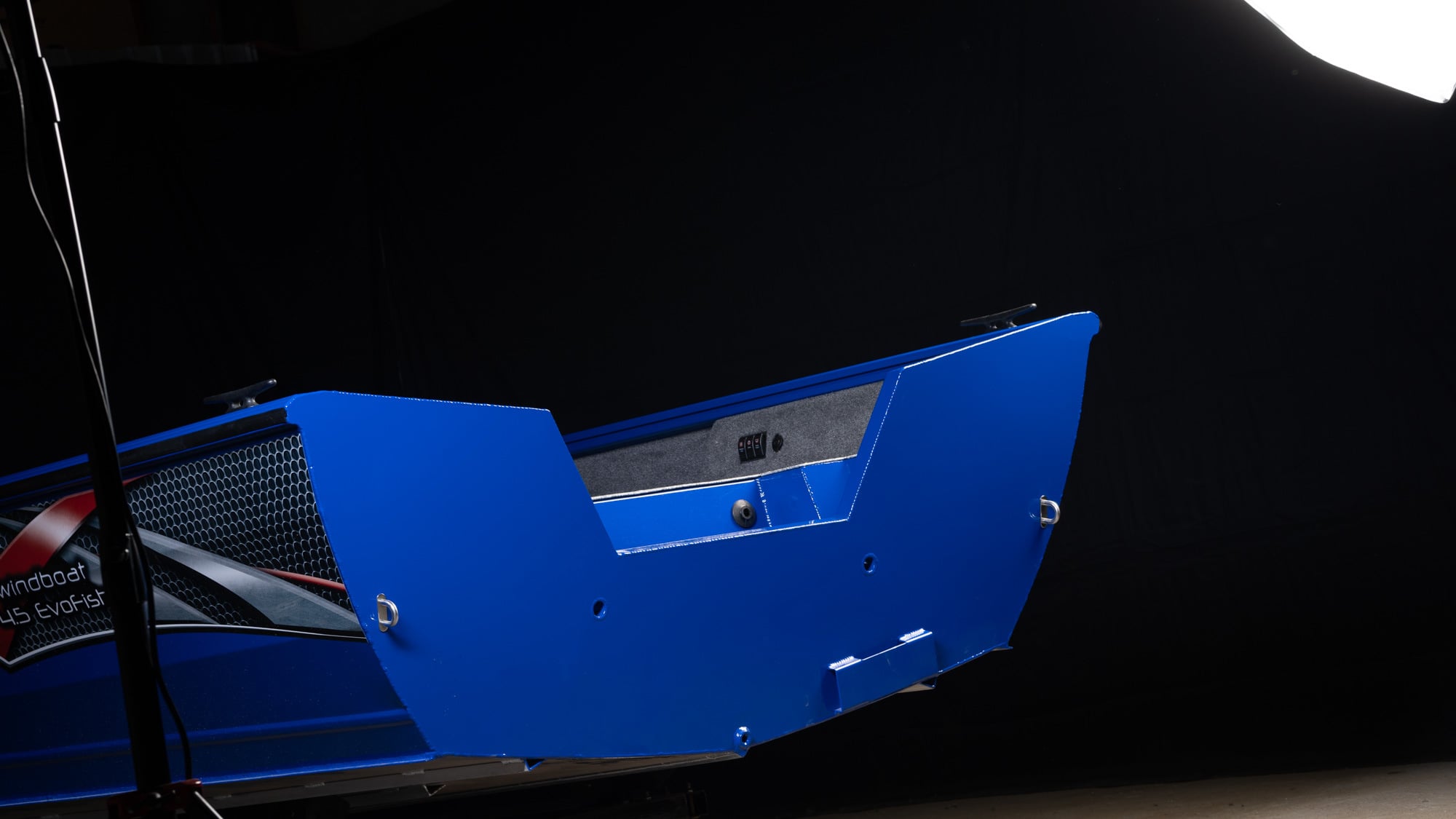 Windboat 4.5 EvoFish — транец