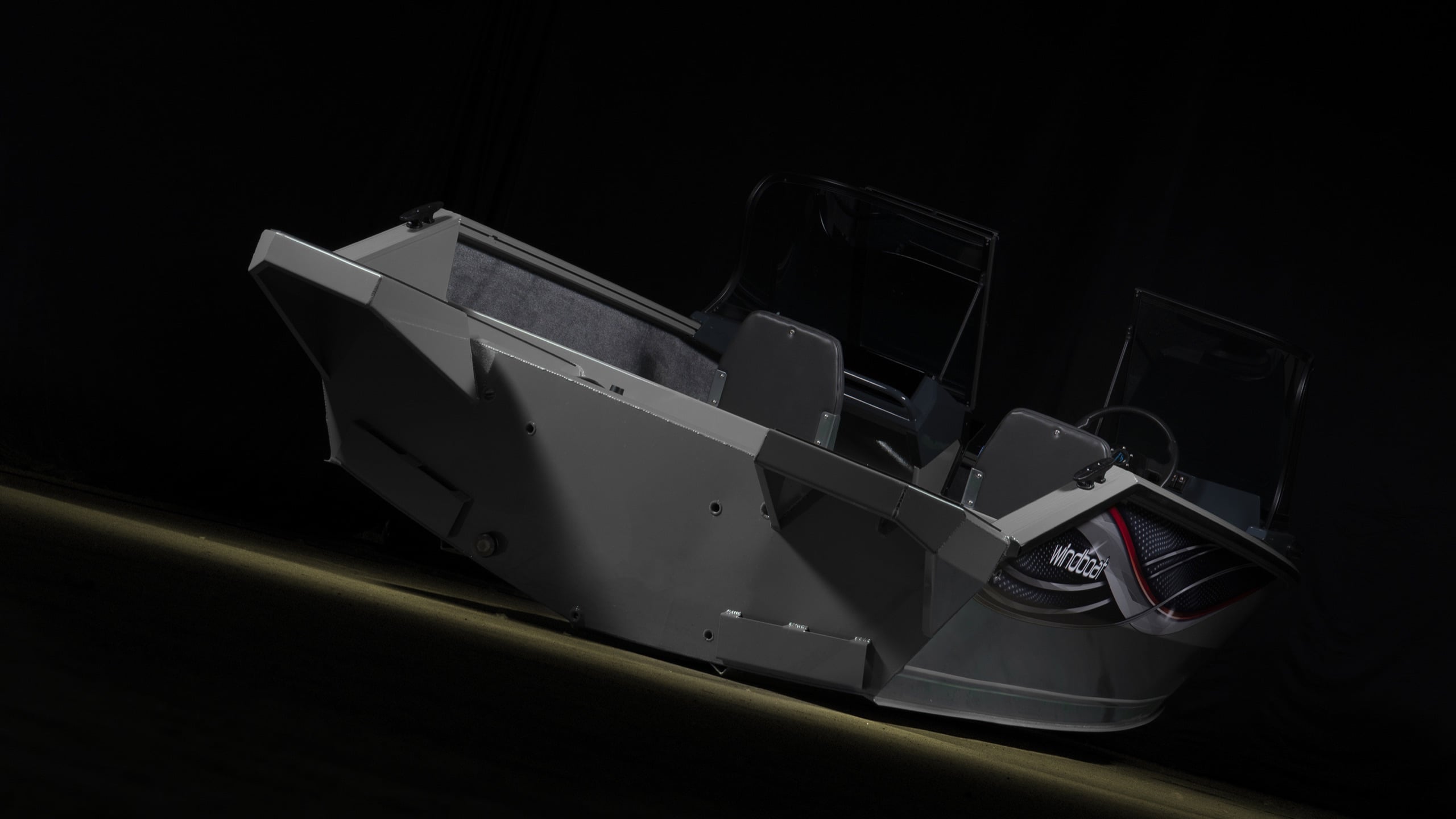 Windboat 4.6 DC EvoFish — носовые рундуки