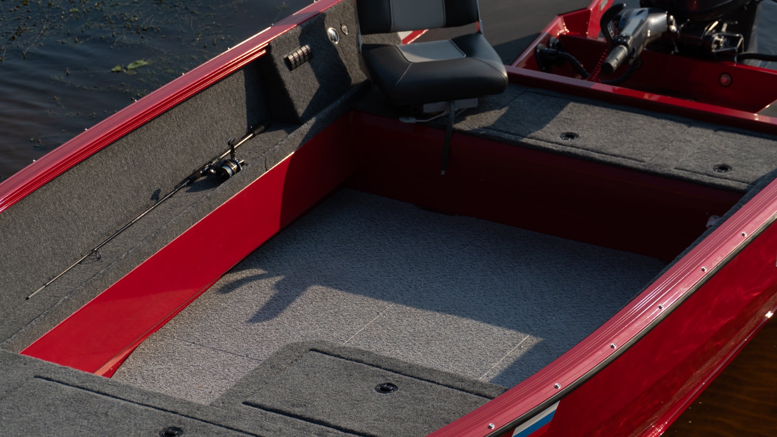Windboat 4.6 EvoFish — кокпит