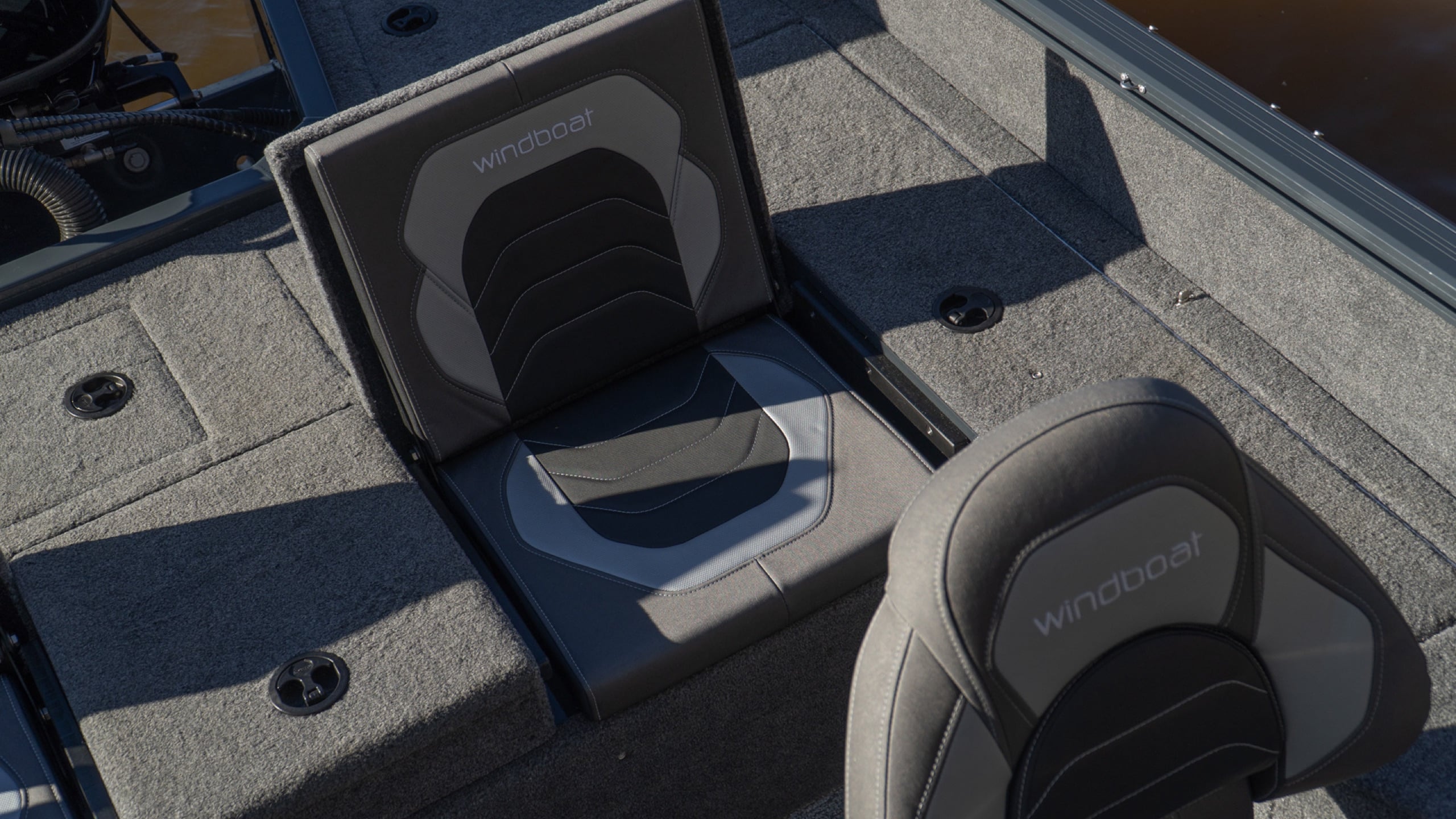 Windboat 5.0 EvoFish — кресла