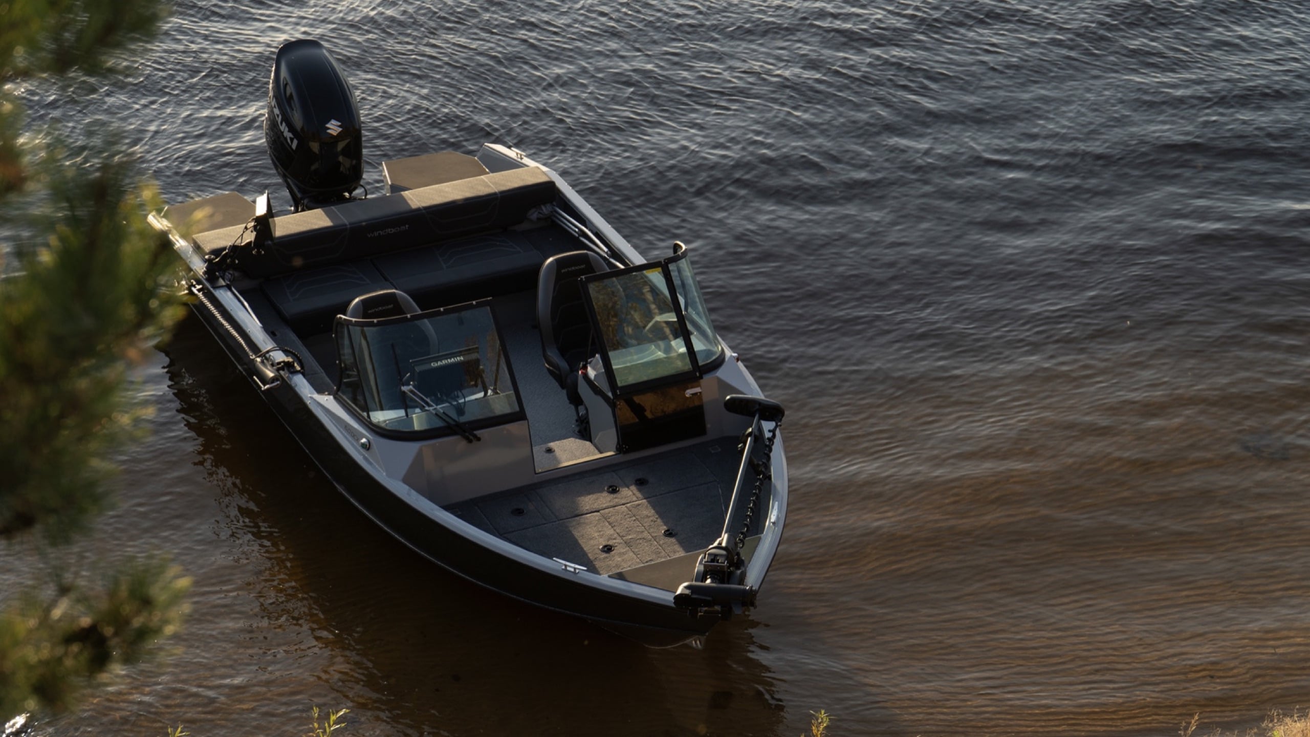 Windboat 6.0 DCX — оборудование