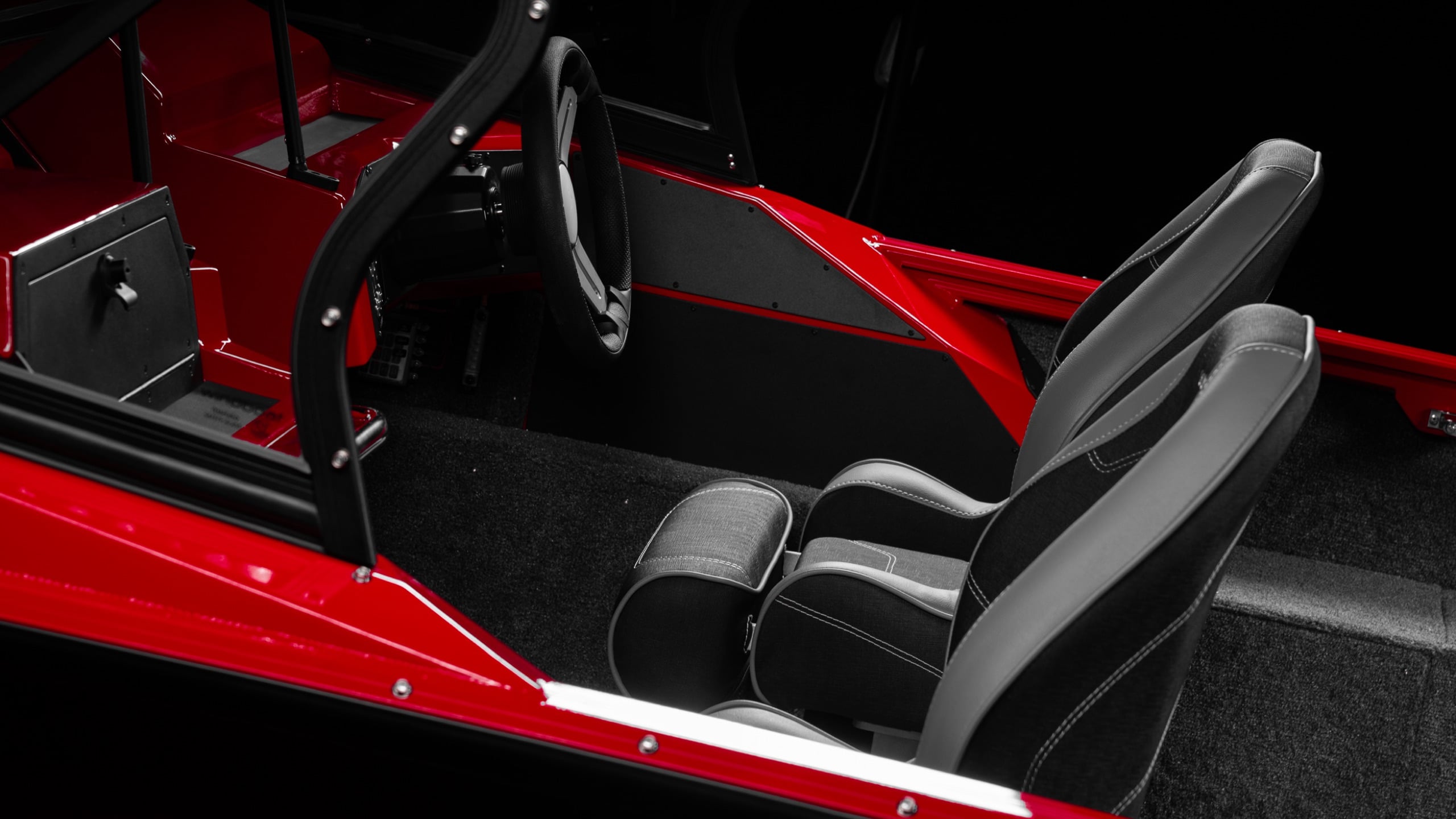 Windboat 6.0 DCX — посты управления