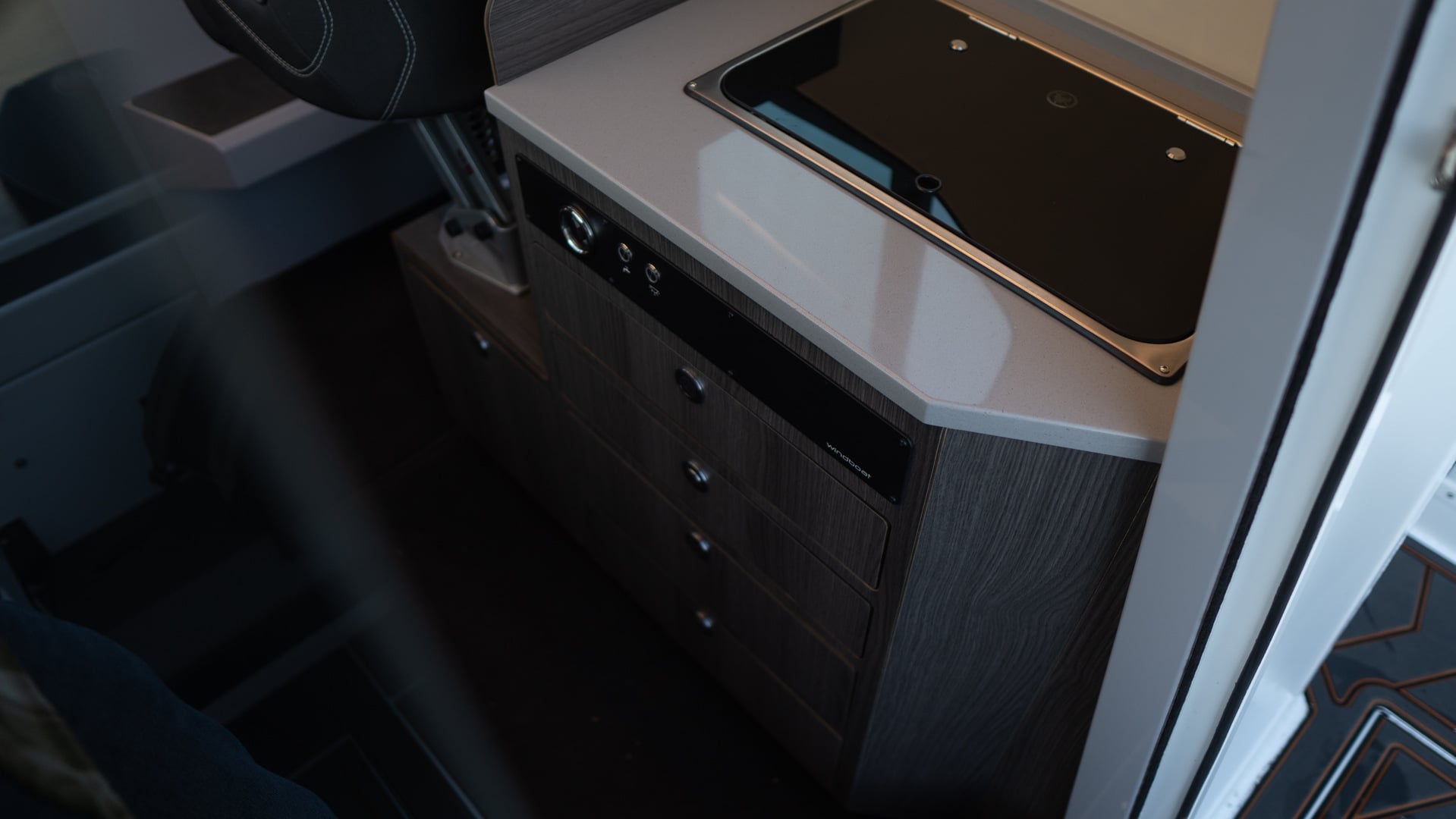 Камбузный модуль Windboat 7.0 Cabin