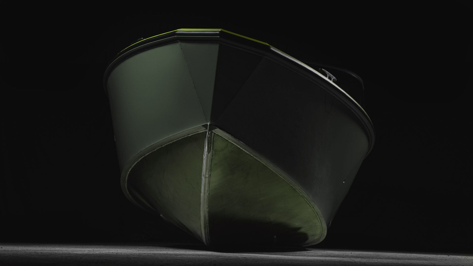 Windboat 4.6 DCX — носовая часть