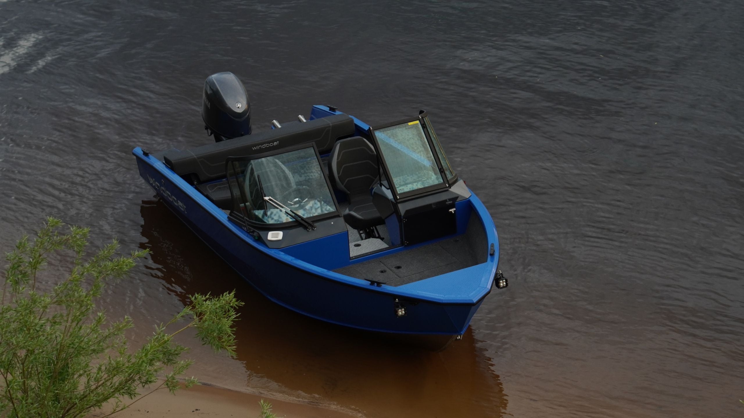 Windboat 4.6 DCX