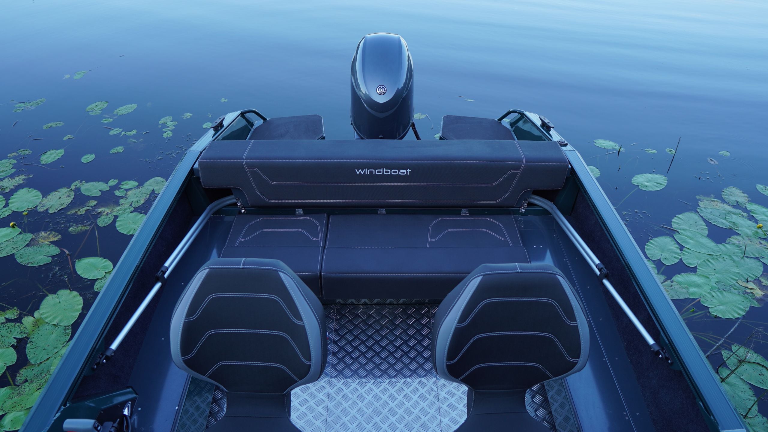 Кресла Windboat 4.6 DCX Air
