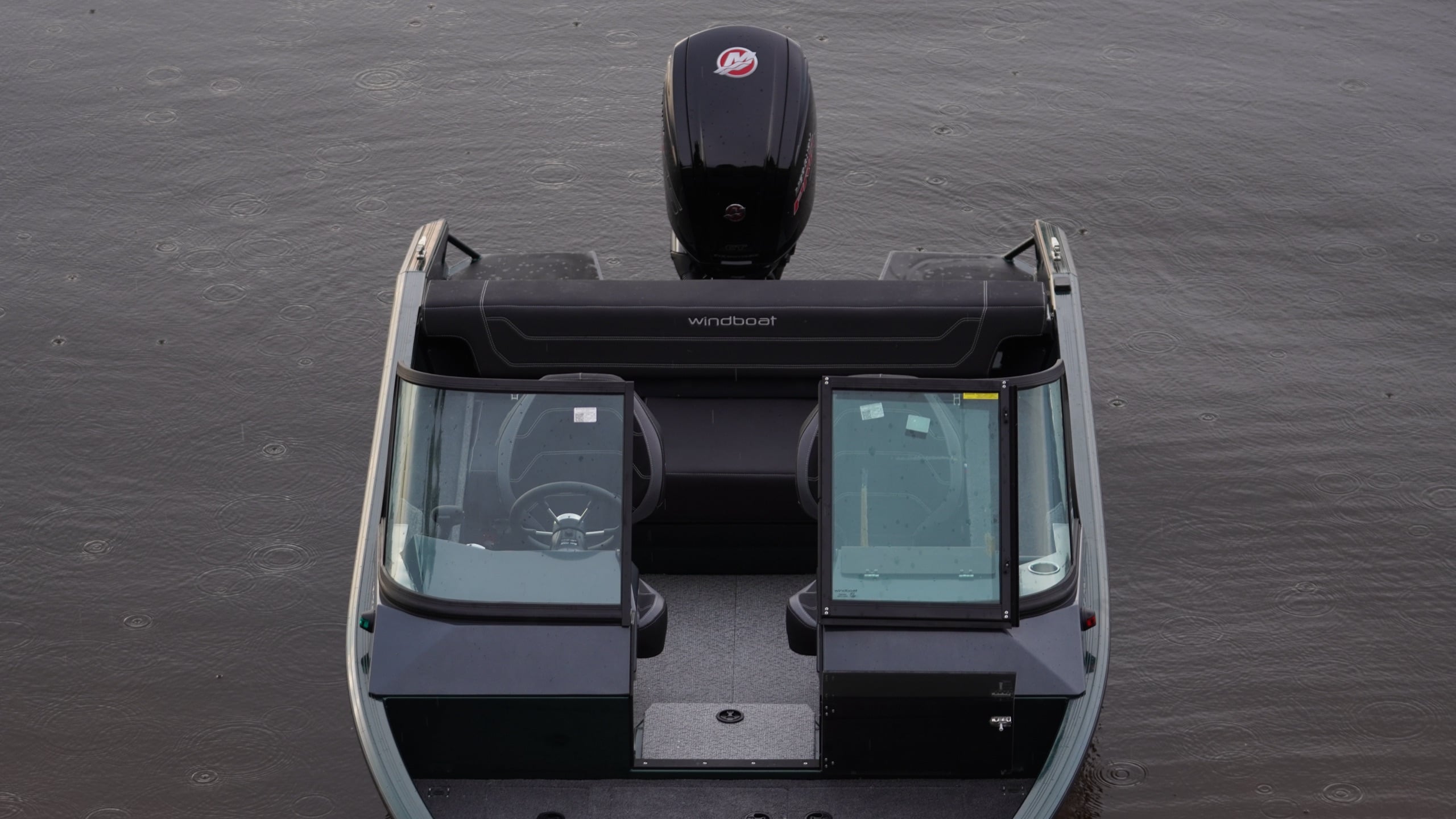 Windboat 4.9 DCX сверху