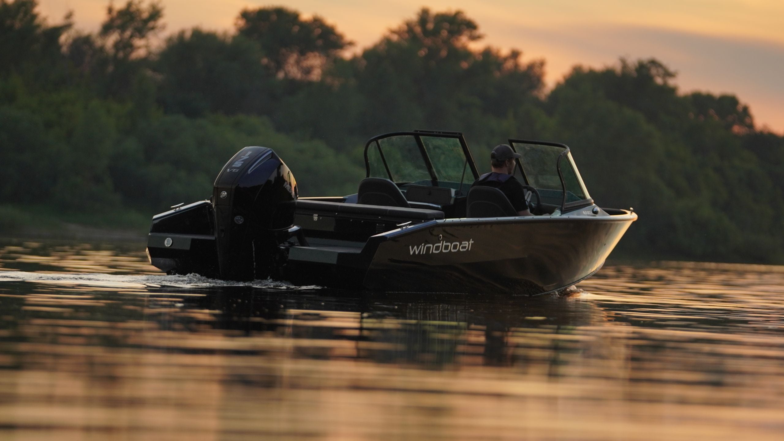 Кокпит Windboat 6.0 DCX