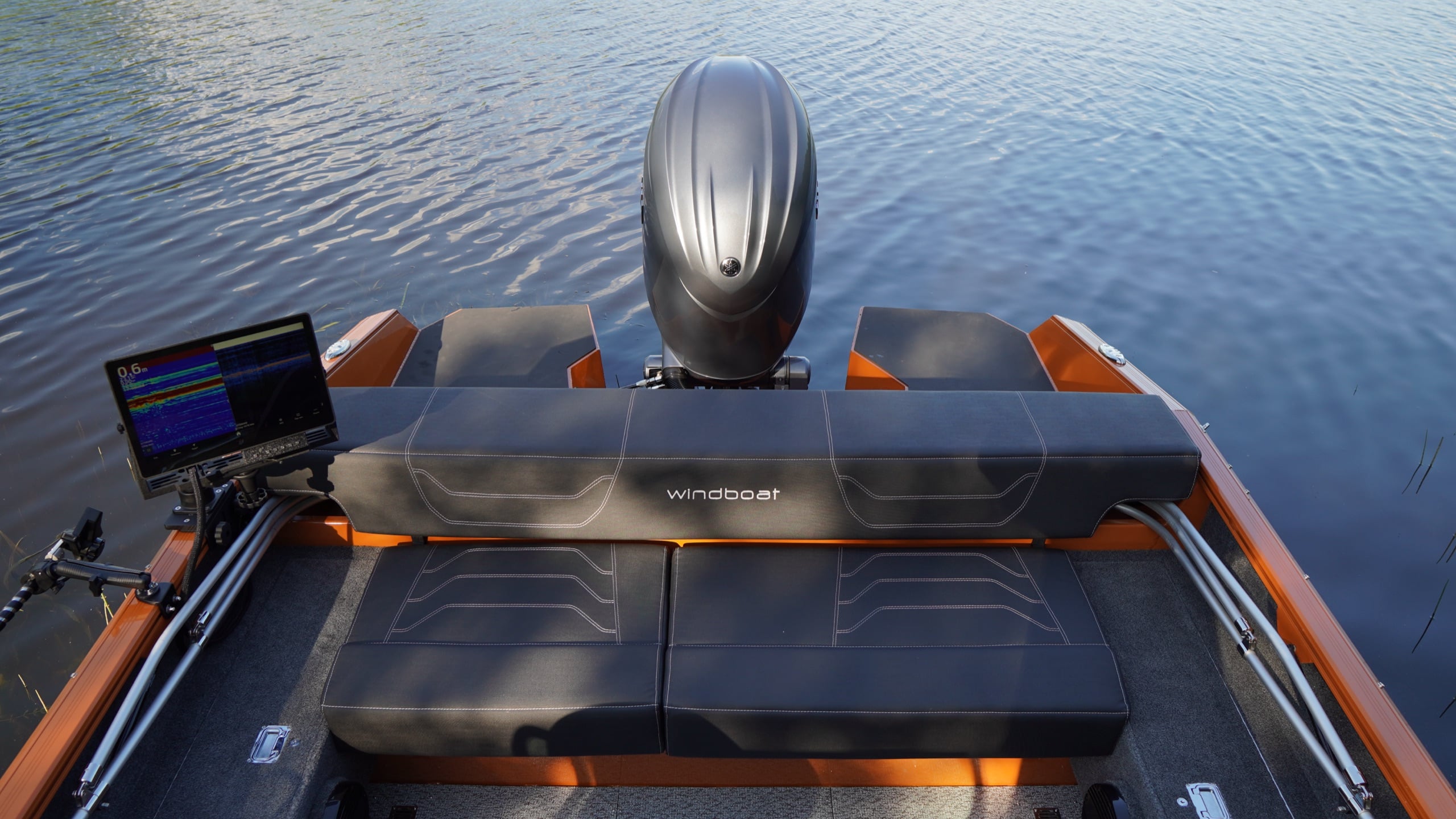 Windboat 6.0 DCX на ходу
