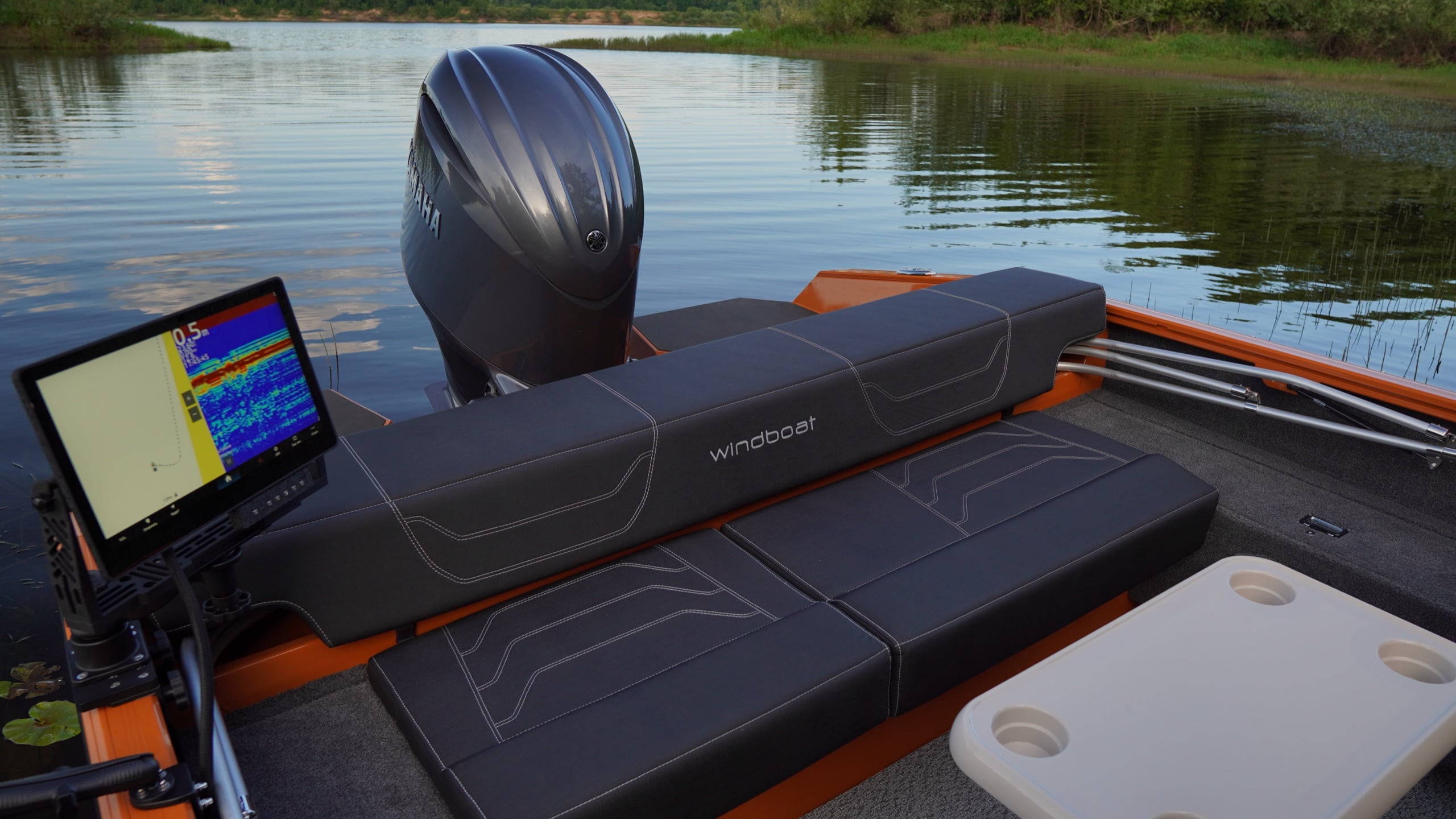 Windboat 6.0 DCX — фото с воды