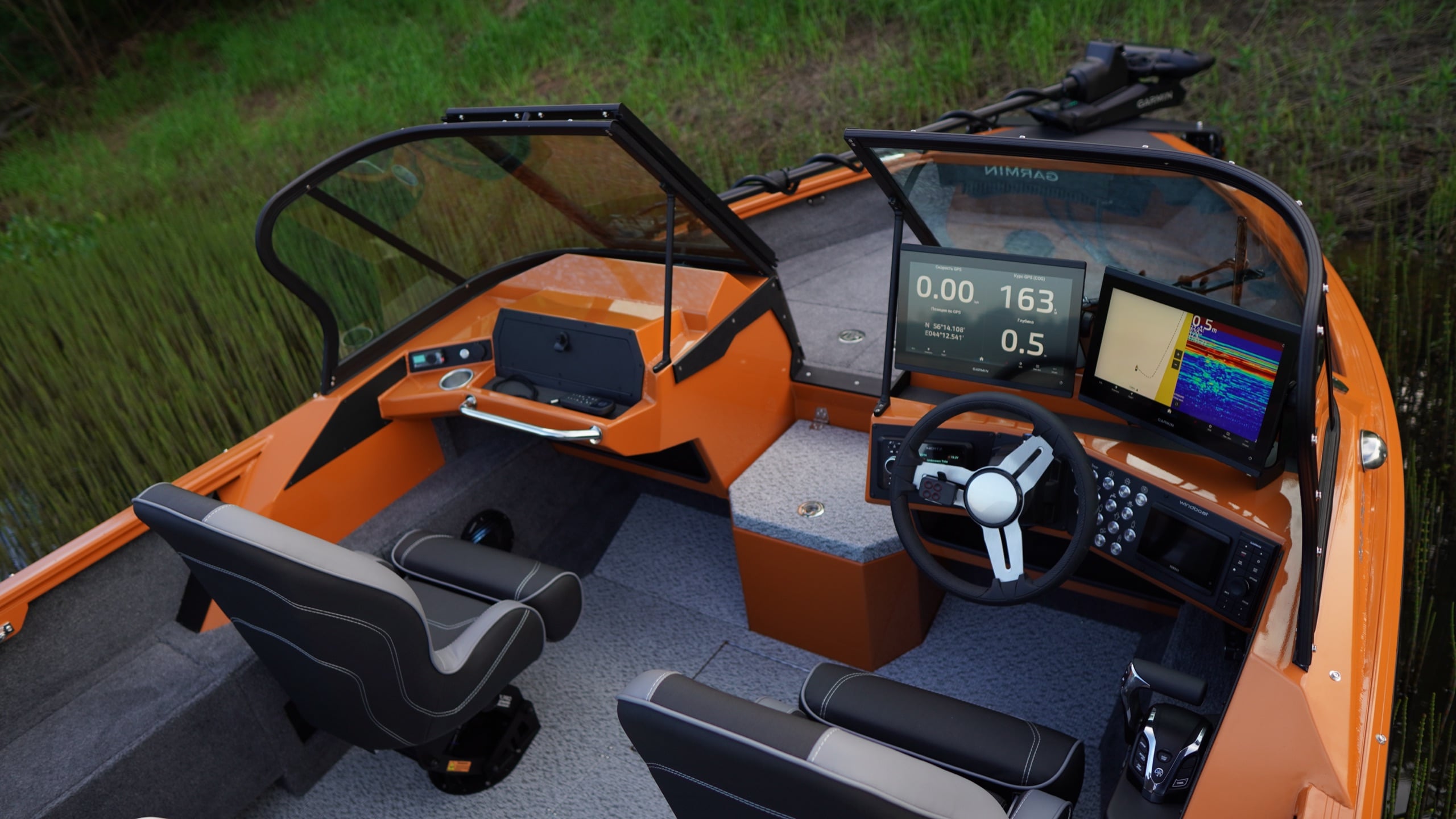 Windboat 6.0 DCX на ходу