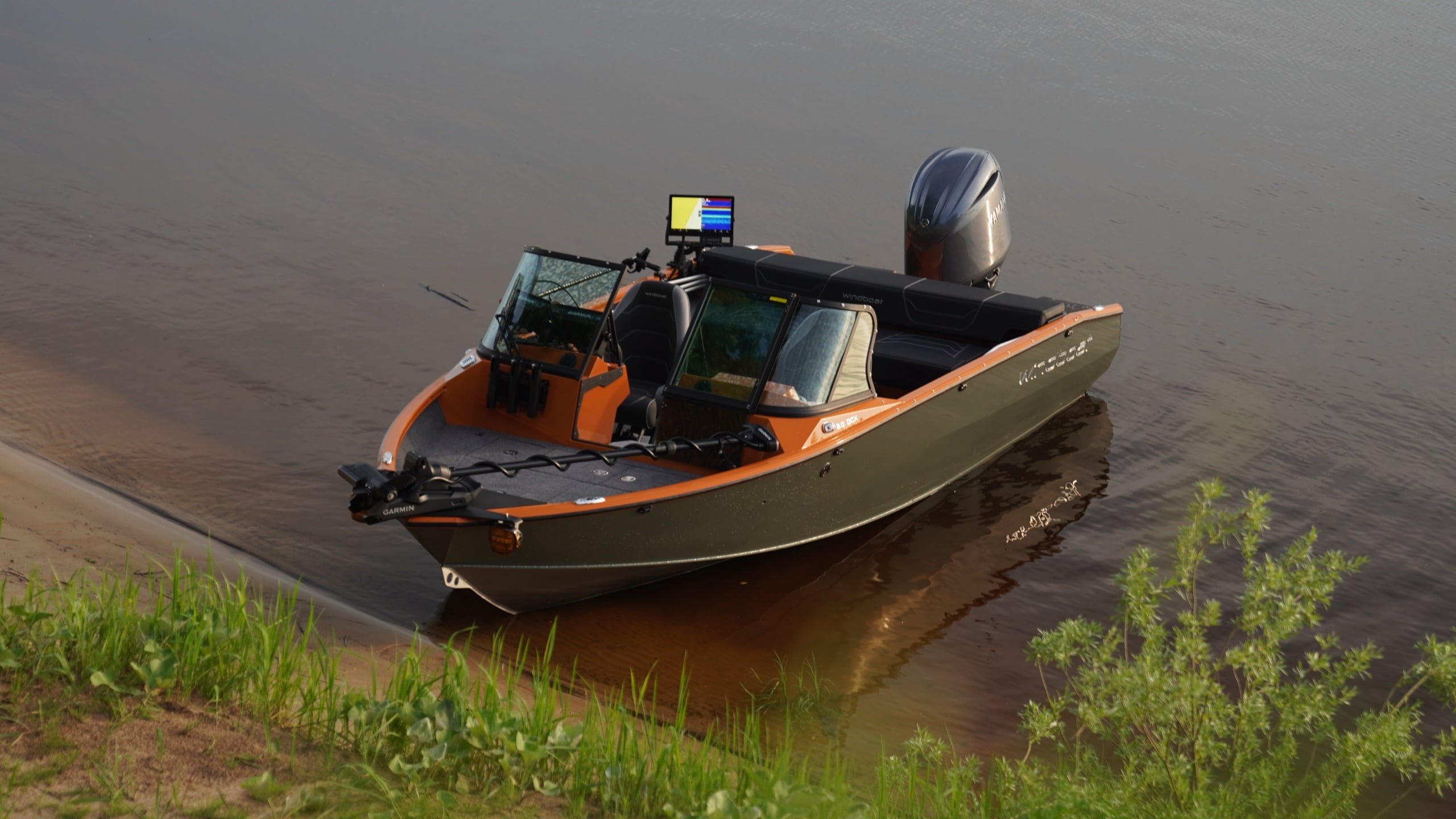 Windboat 6.0 DCX на ходу