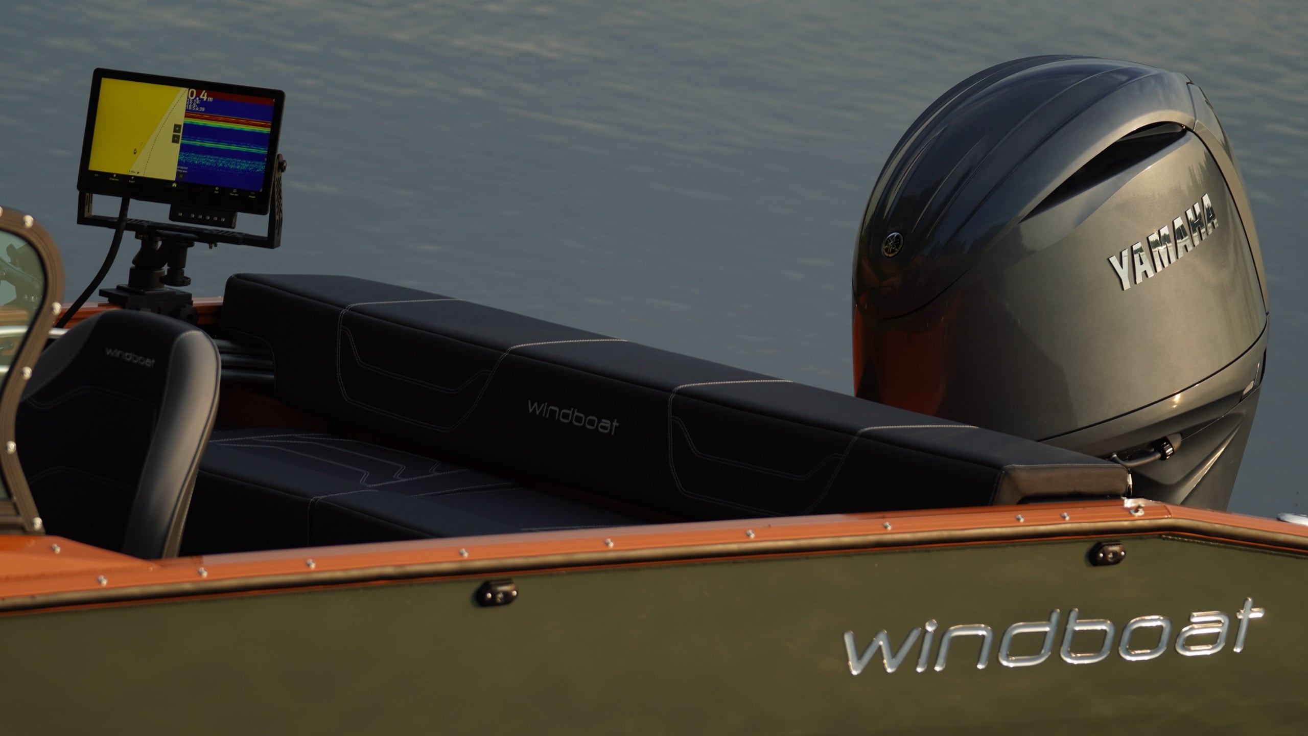 Windboat 6.0 DCX на ходу