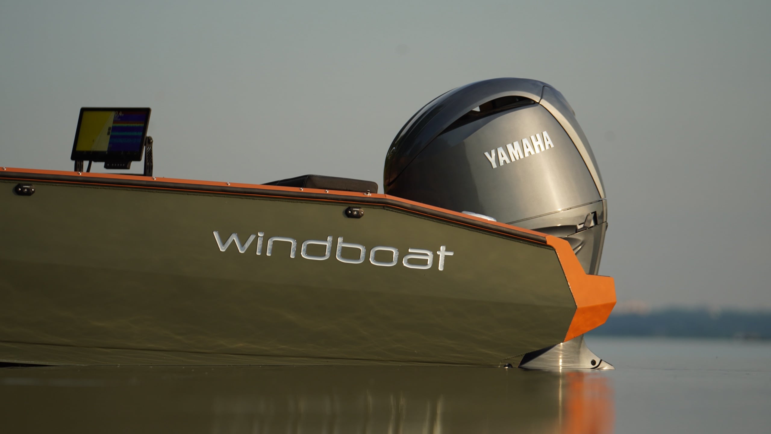 Windboat 6.0 DCX — фото с воды