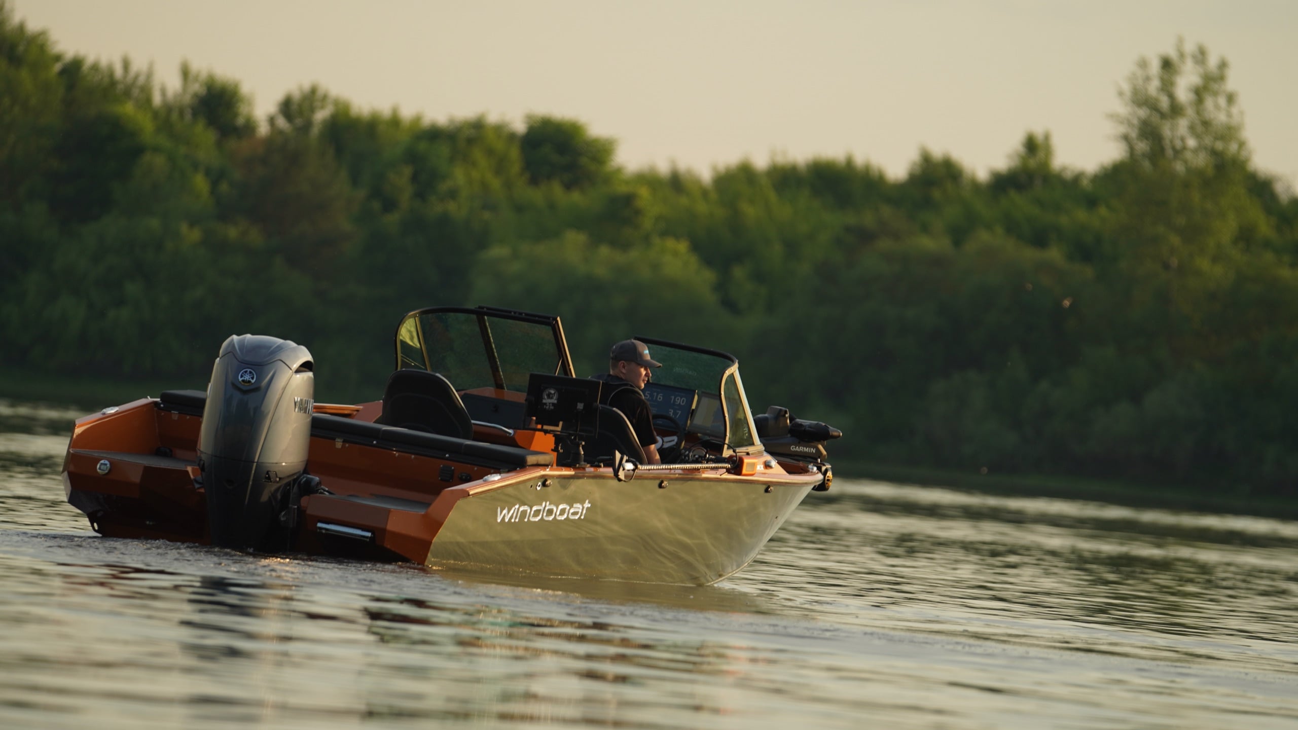 Windboat 6.0 DCX крупным планом