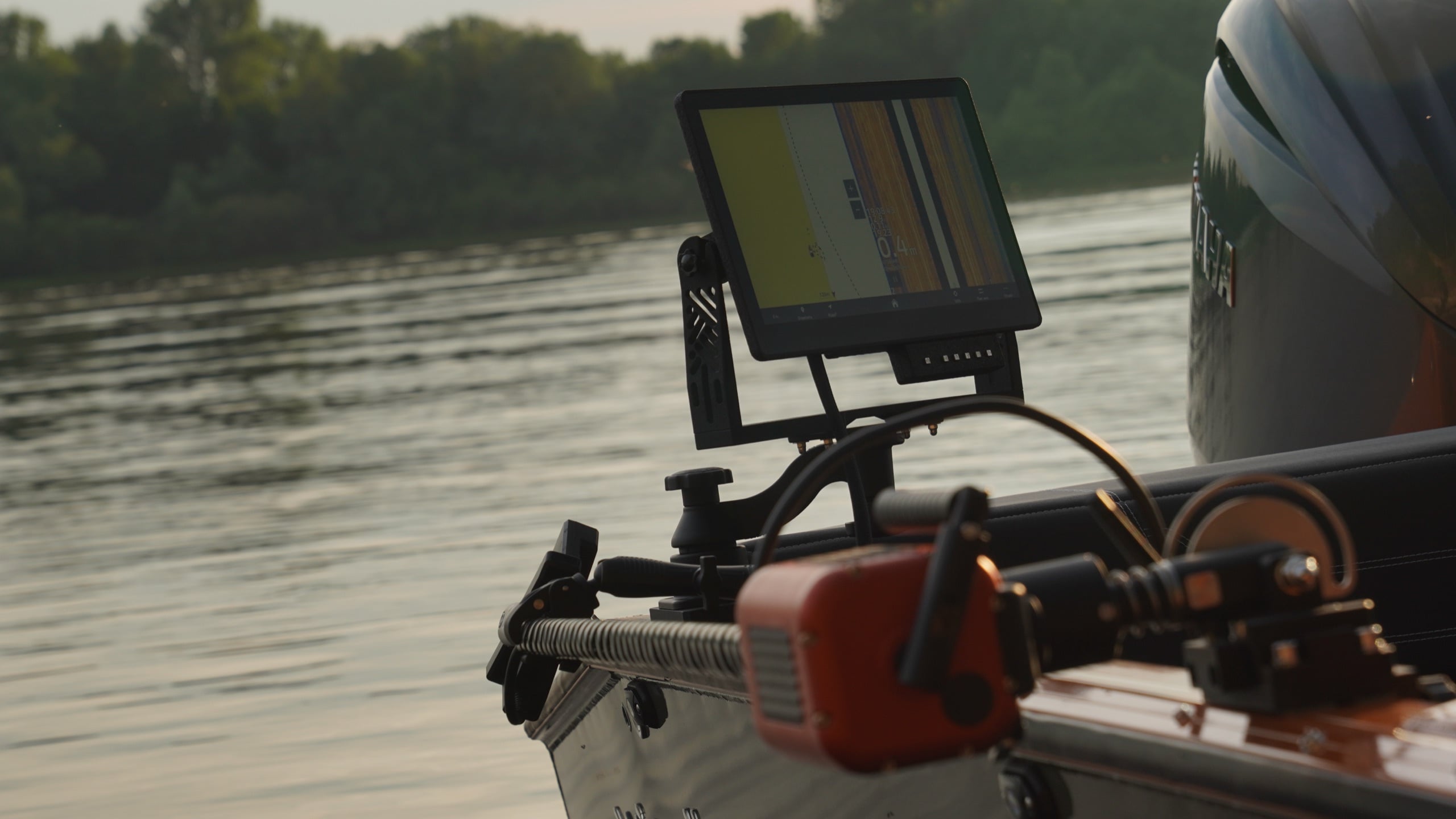 Windboat 6.0 DCX на ходу