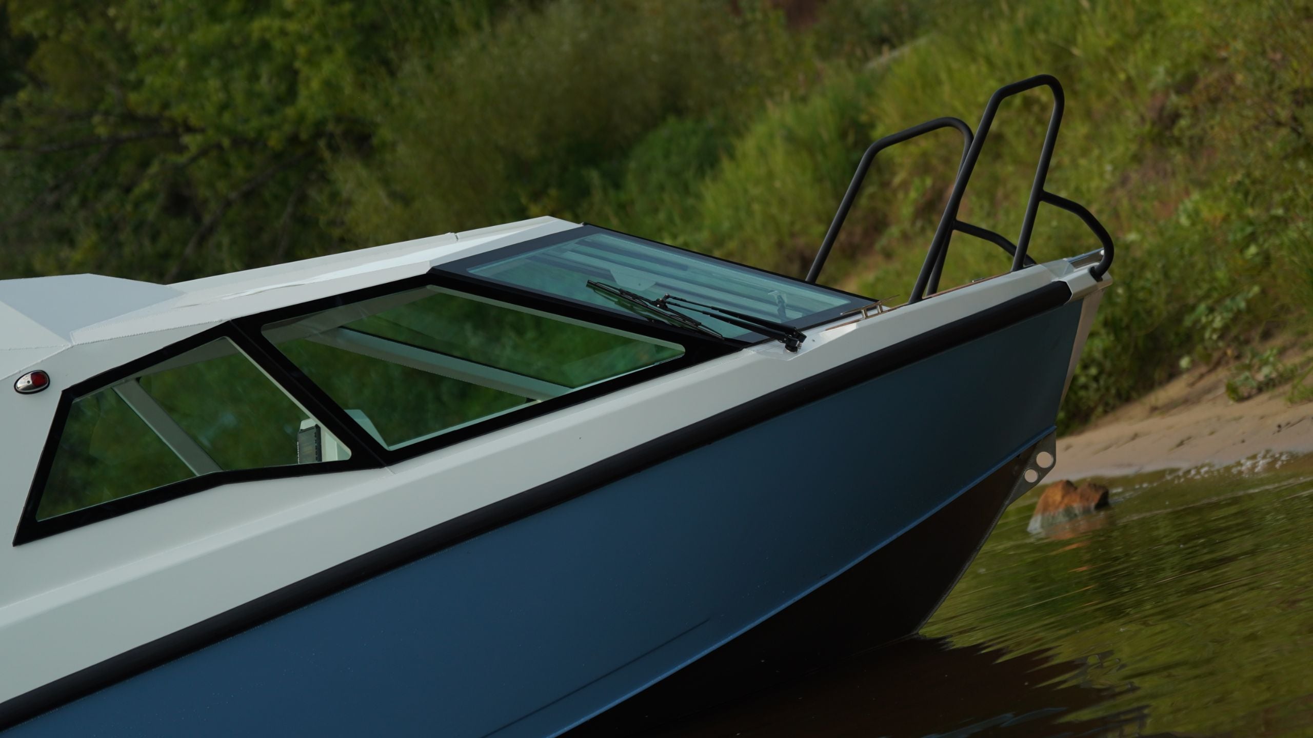 Жёсткая рубка Windboat 6.3 HT