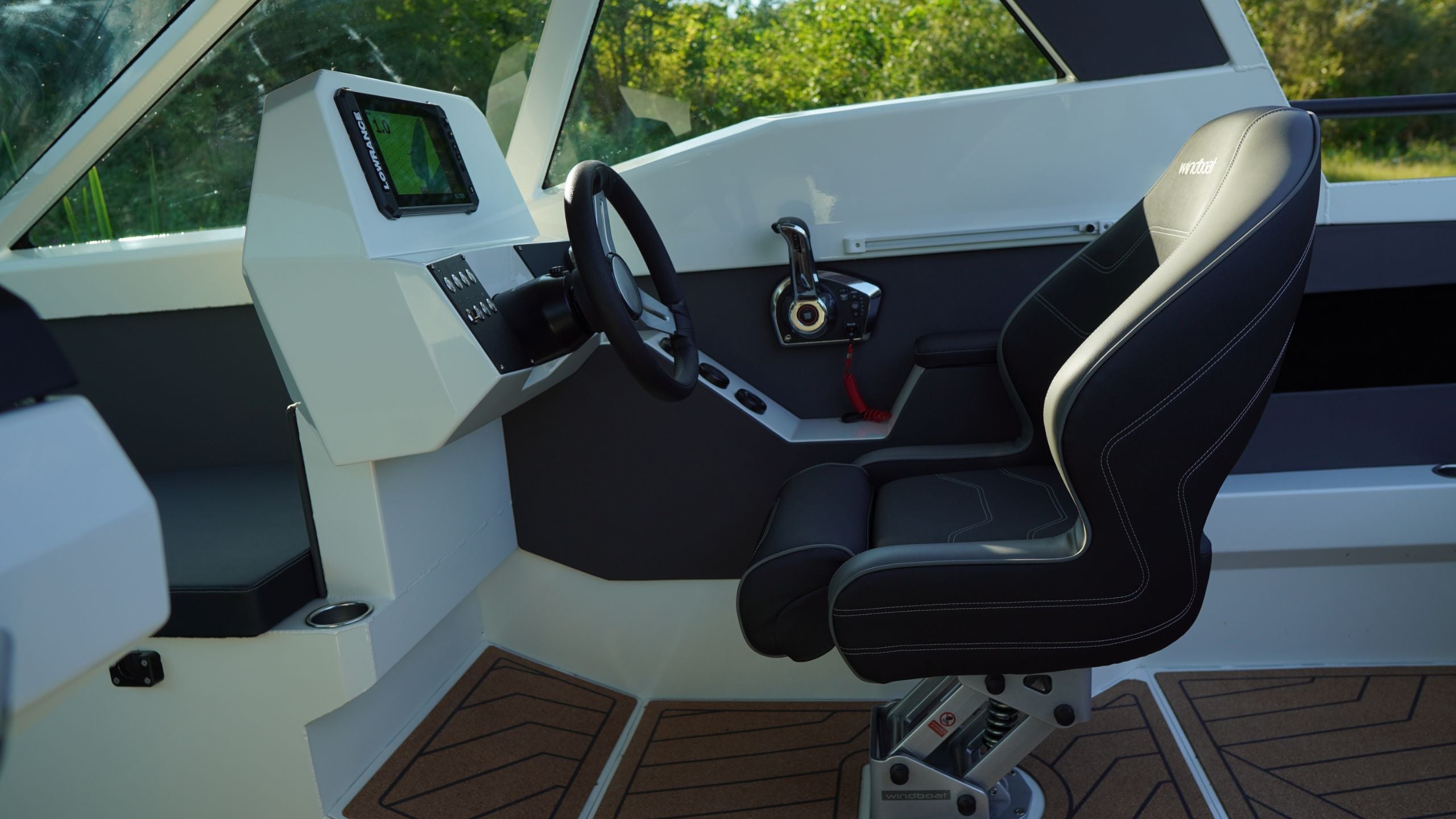 Кокпит Windboat 6.3 HT