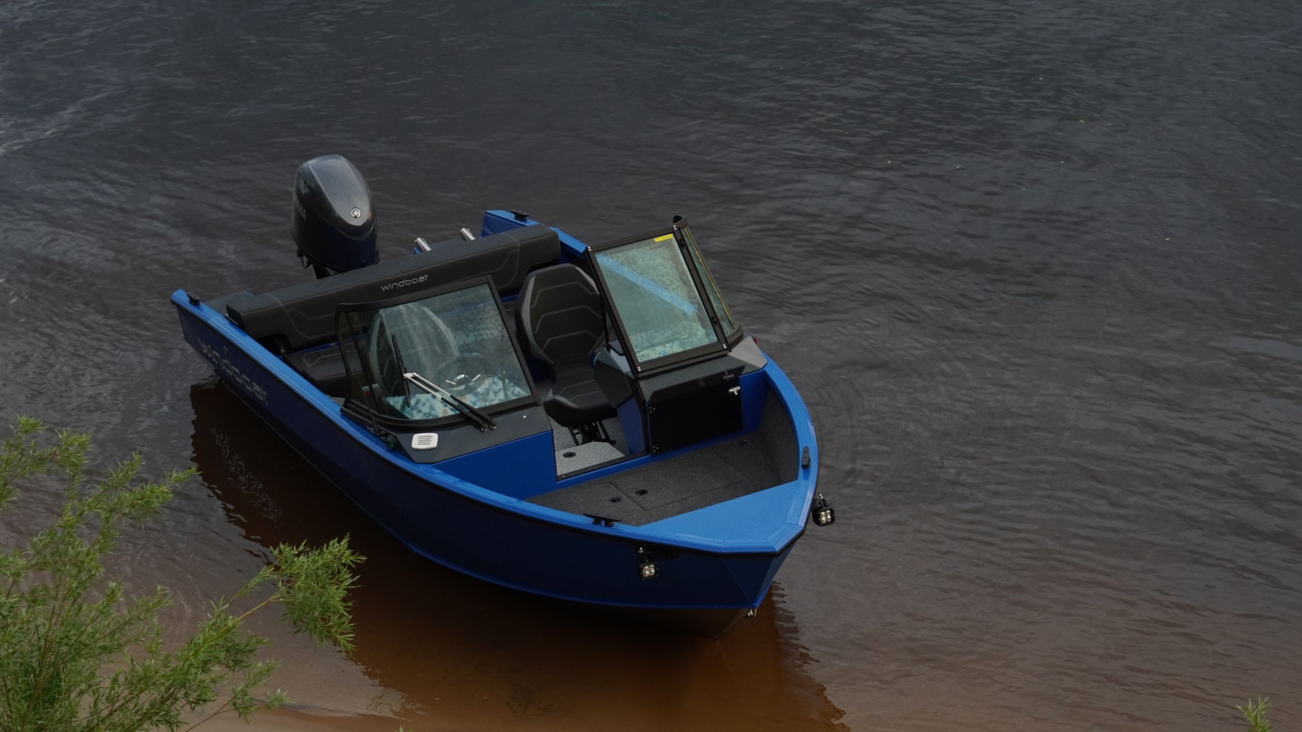 Windboat 4.6 DCX