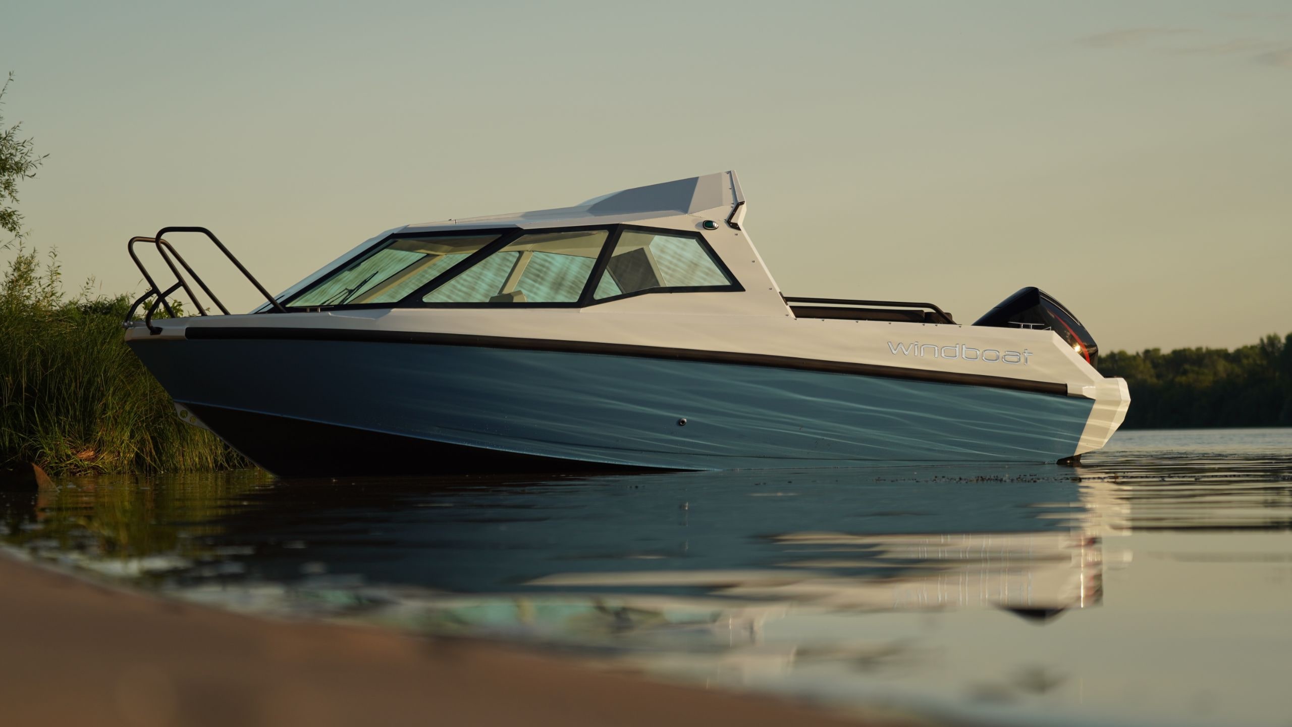 Windboat 6.3 HT на воде