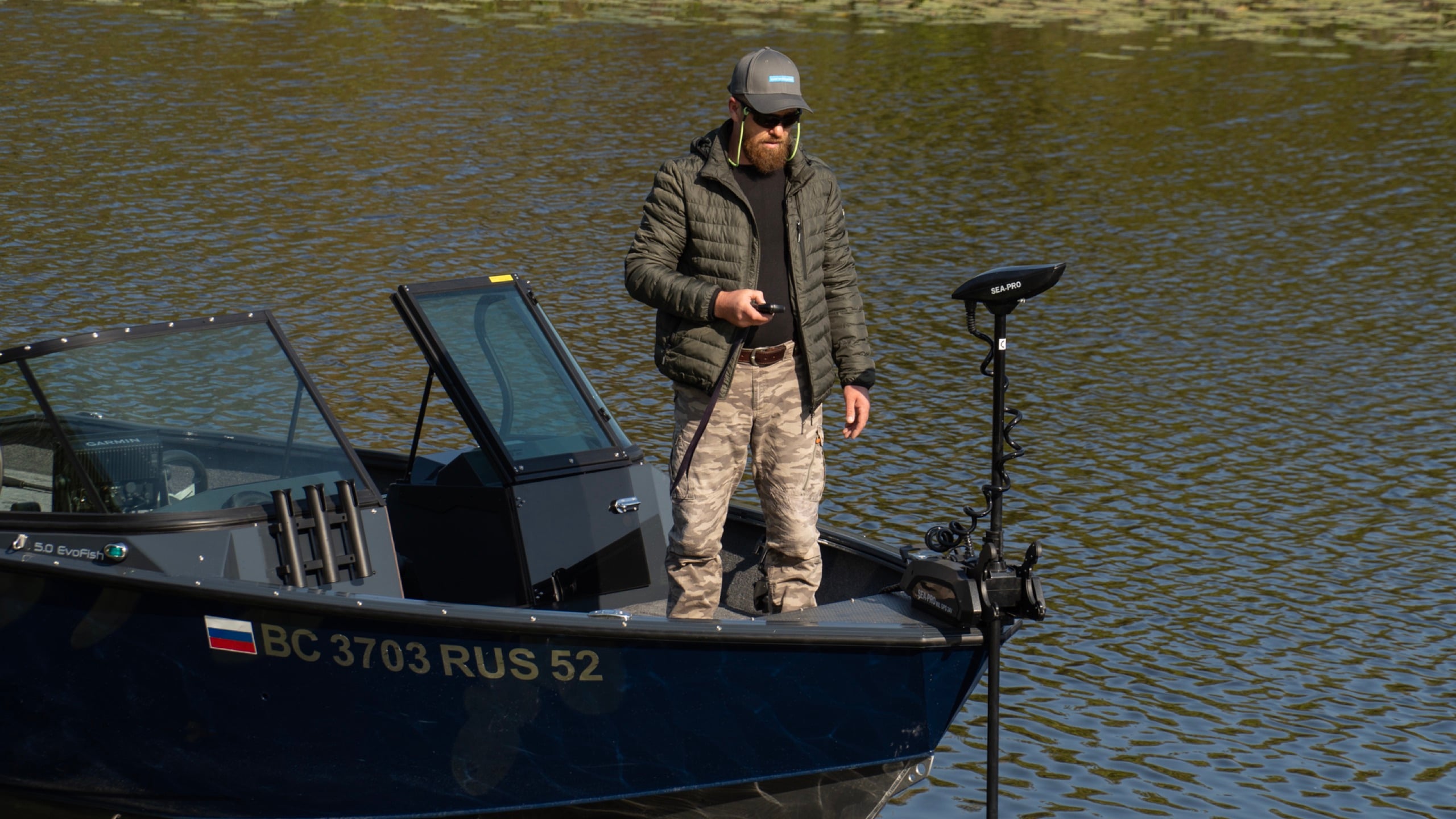 Windboat 5.0 EvoFish с рыбаком