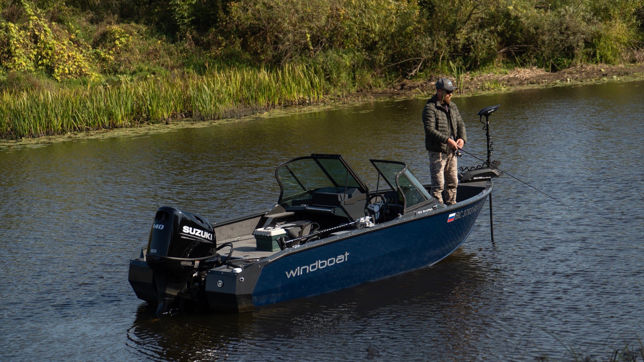 Windboat 5.0 EvoFish на воде