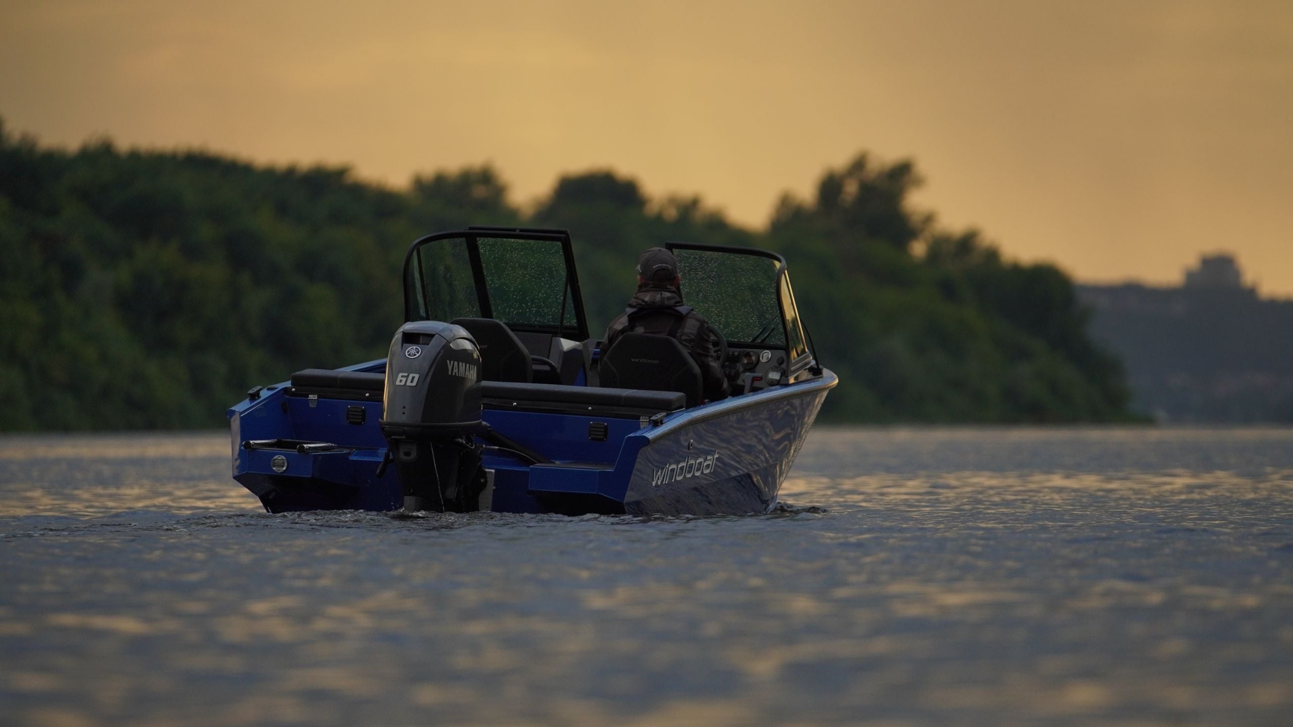 Windboat 4.6 DCX