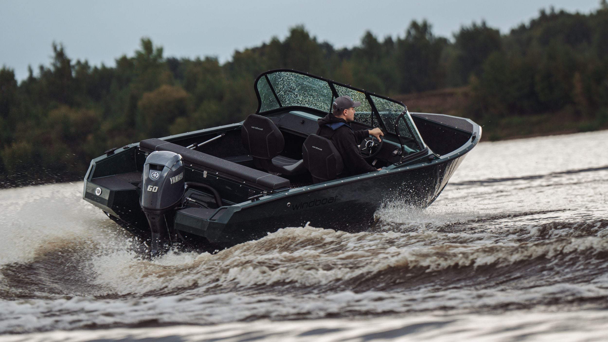 Windboat 4.6 DCX Air — общий вид
