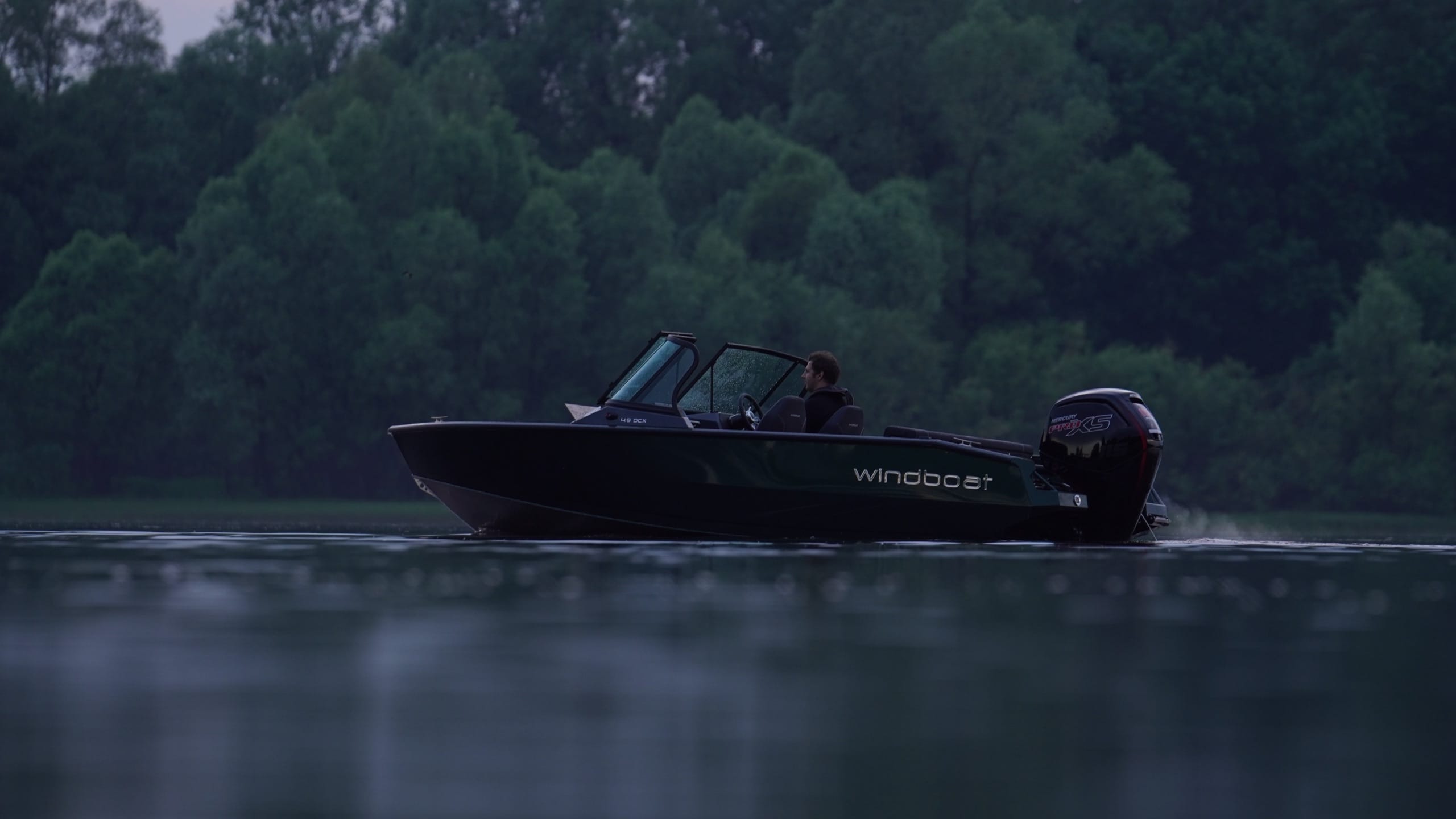Windboat 4.9 DCX