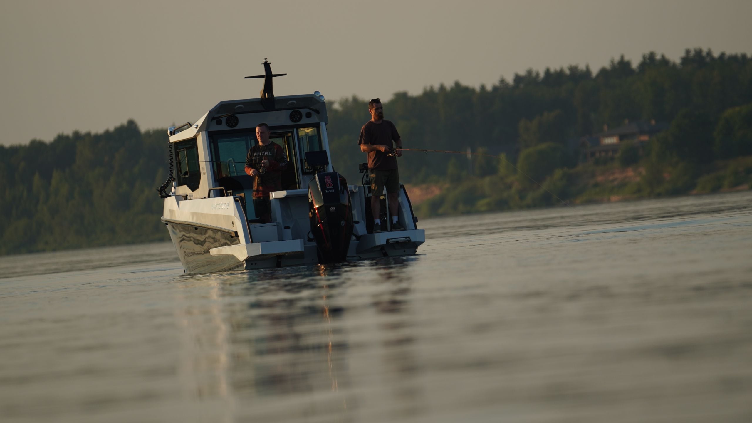 Корма Windboat 7.0 Cabin с транцевыми площадками